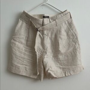 AE77 Linen Pleated Shorts